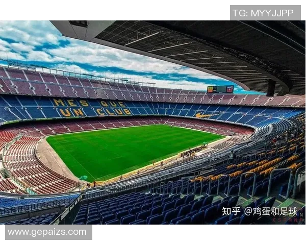 足球明星翻广告牌引发热议球场外的新商业潮流与影响力探讨